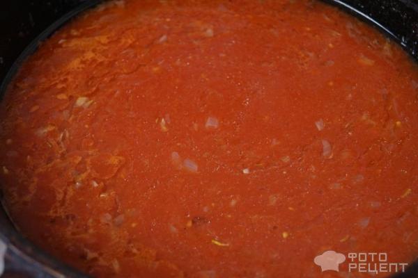 Спагетти с мясом под томатным соусом фото
