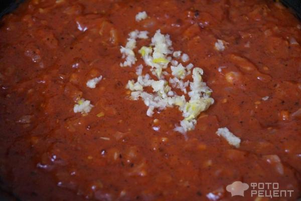 Спагетти с мясом под томатным соусом фото