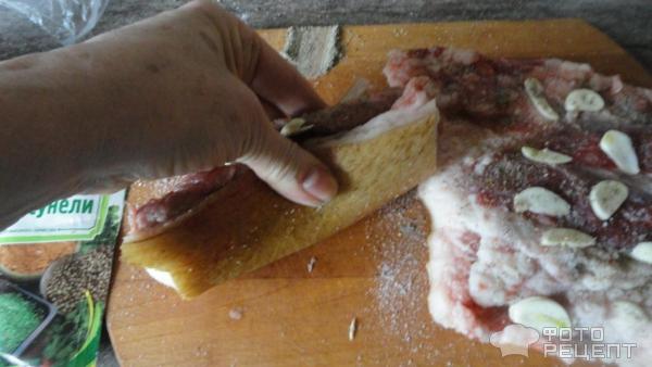 Рецепт: Рулет из свиной брюшины - запеченный в тесте в духовке