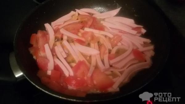 Рецепт: Цветная капуста с колбасой и помидорами - в яичной заливке
