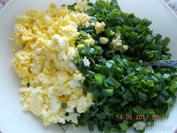 Пирожки с зеленым луком и яйцами фото