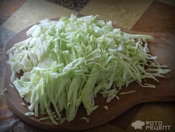 Салат из свежей капусты с огурцами фото