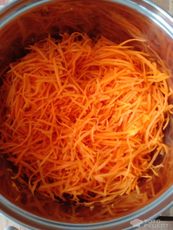 Корейская морковка с кальмарами фото