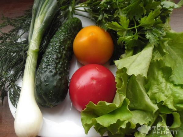 Овощи и зелень для салата
