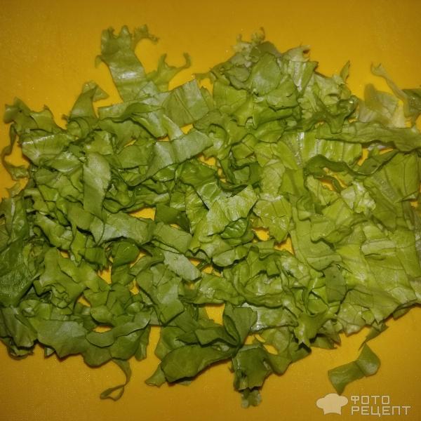 Зеленый салат с яйцом фото