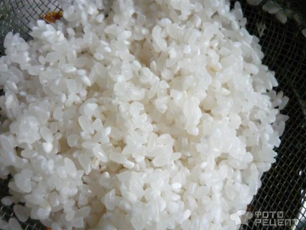Рис с горошком и кукурузой на сковороде