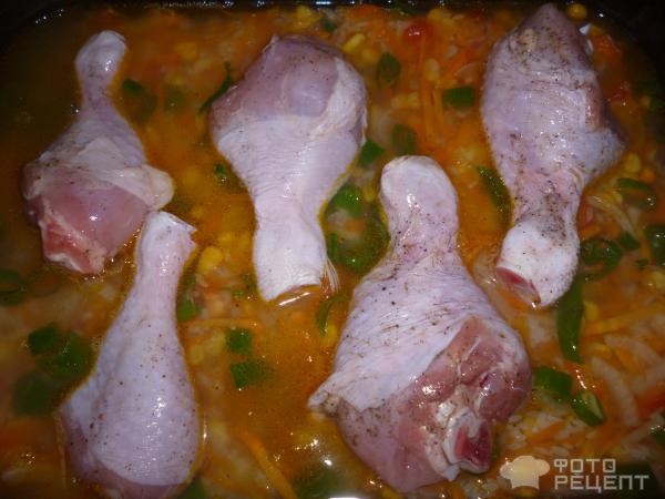 Запеченные куриные ножки с рисом и овощами фото