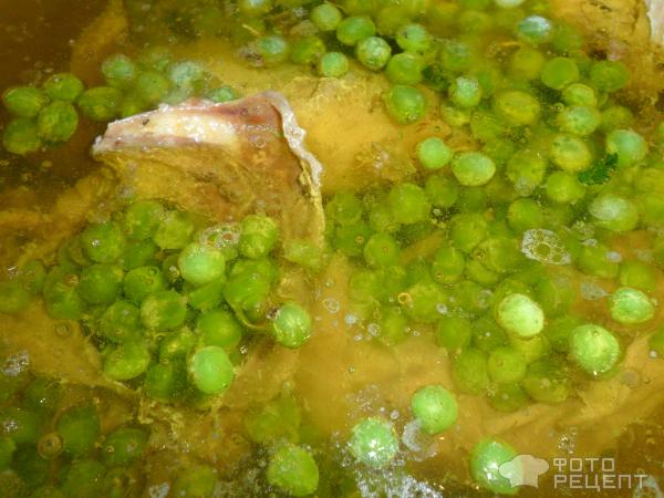 Суп куриный с зеленым горошком фото