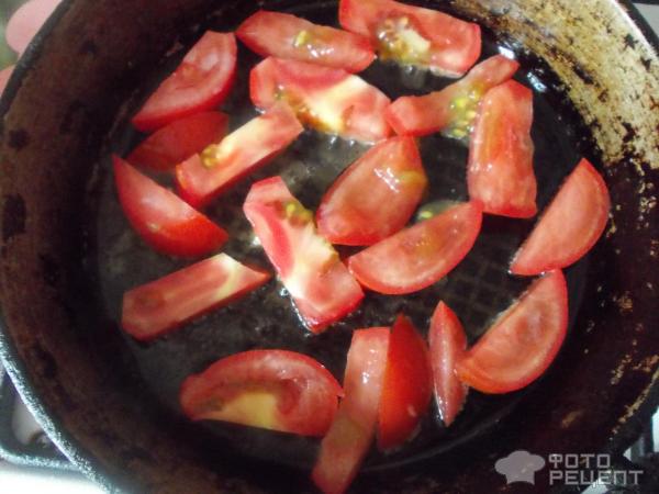 Омлет с томатами, зеленью и плавленным сыром фото