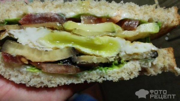 Сэндвич с овощами в разрезе