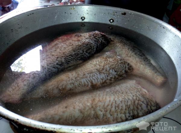 Тушёная рыба с овощами на сковороде: рецепт - Лайфхакер