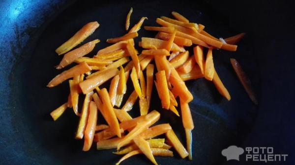 Обжариваю морковь
