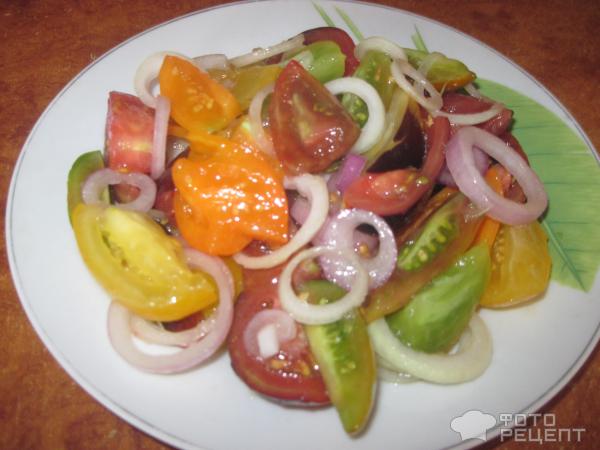 Салат из цветных томатов фото