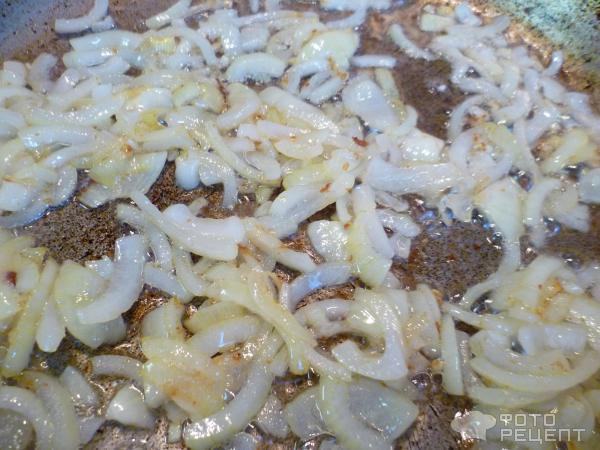Куриные бедрышки в горшочке фото