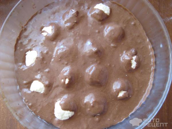 Шоколадный торт с творожно-кокосовыми шариками фото
