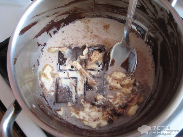 Шоколадный торт с творожно-кокосовыми шариками фото