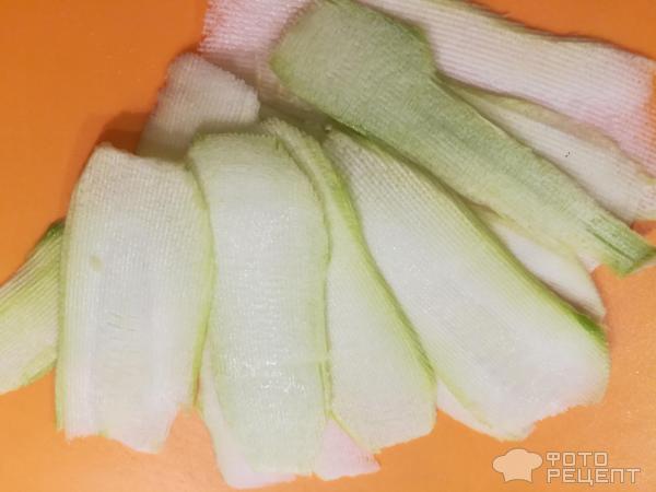 Салат из пекинской капусты, кабачка и кукурузы фото