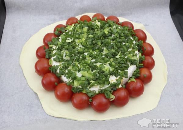 Пирог с помидорами и сыром Reblochon фото