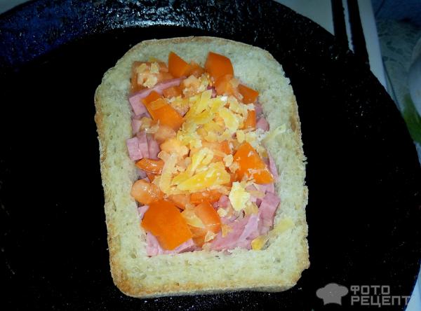 Как приготовить горячие бутерброды с сыром и колбасой в духовке