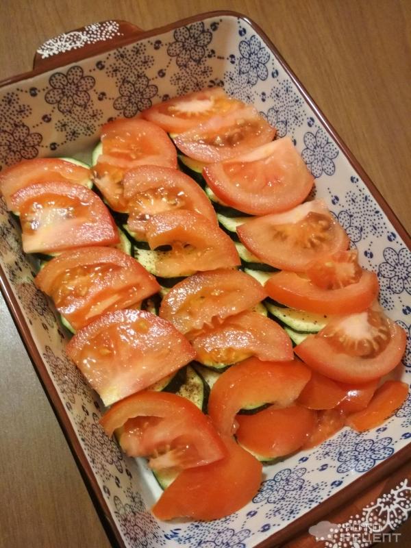 Терпуг, запеченный с помидорами фото