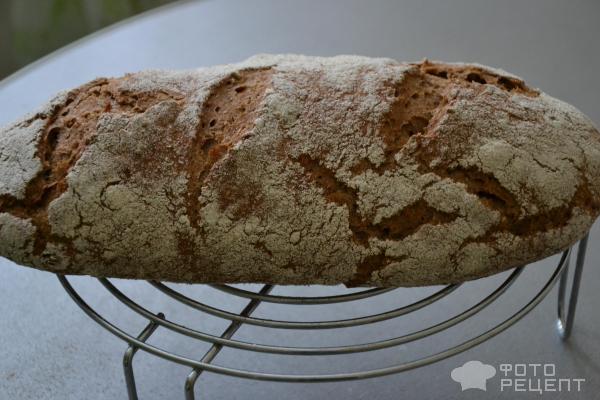 Хлеб ржаной на закваске с изюмом и кориандром фото