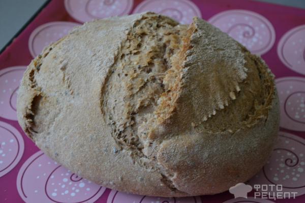 Пшеничный хлеб на закваске с кунжутом фото