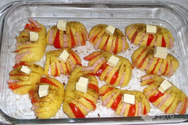 Картошка-гармошка, запечённая с помидорами и сыром