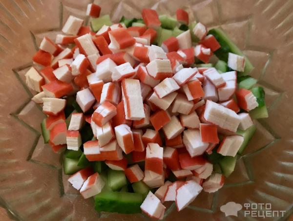 Салат фунчоза с жареными овощами и мясом