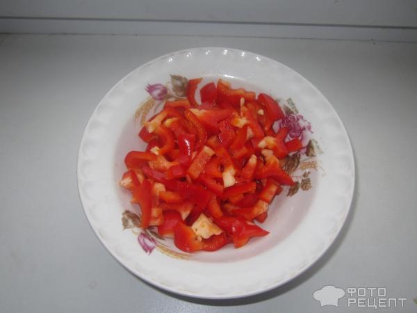 Картофель с грибами, курицей и томатами в особом соусе фото