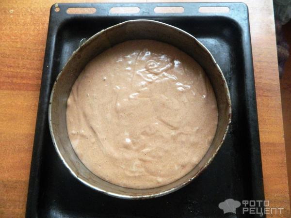 Шоколадный бисквит с масляно-сгущенным кремом фото