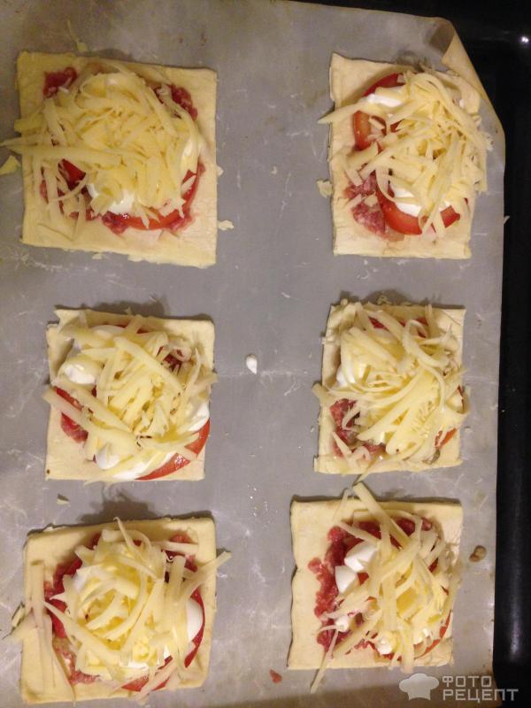 Пица на слоеном тесте в духовке рецепт с фото пошагово