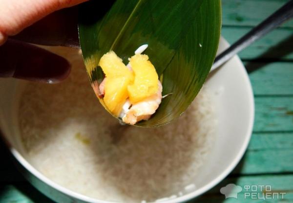 Цзунцзы - рис с начинкой, в бамбуковых листьях фото