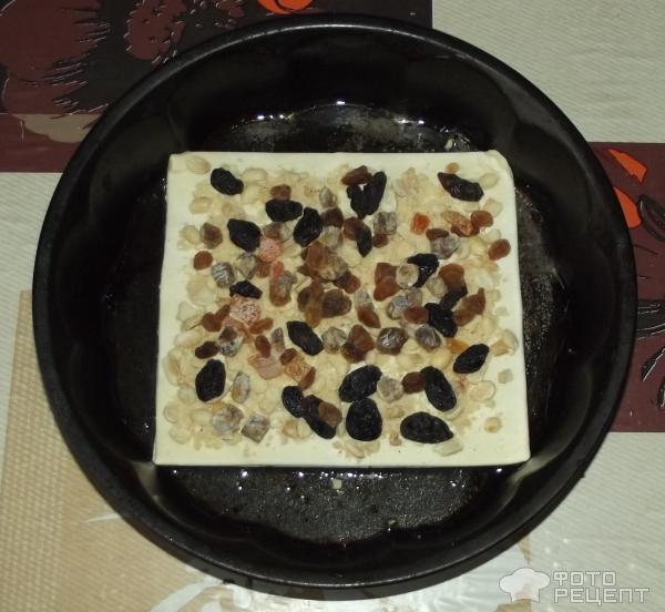 Пирог с начинкой из сухофкуктов и арахиса фото