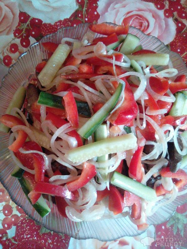 Салат из бараньей печени с овощами фото