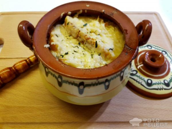 Луковый суп с гренками фото