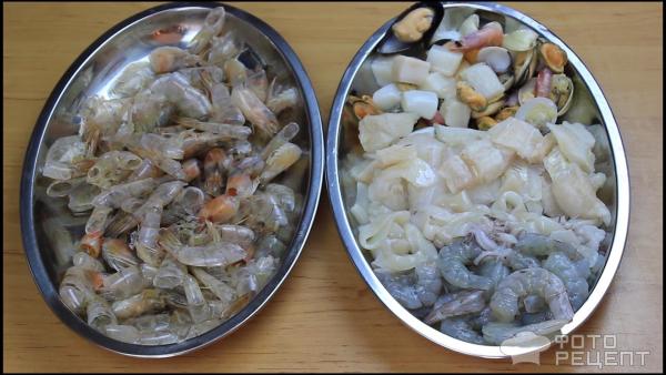 Суп с рыбой и морепродуктами фото