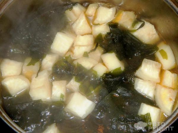 Корейский суп с рыбными пирожками - омук гук фото
