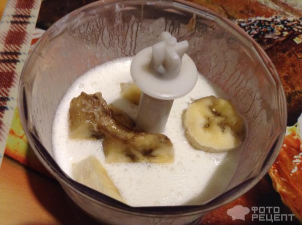 Смузи из домашнего йогурта, авокадо и банана фото