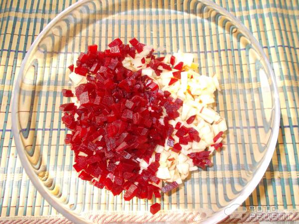 Салат со свеклой и сыром фото
