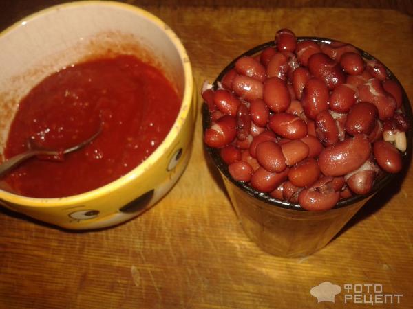 Тушеная капуста с фасолью в томатном соусе фото