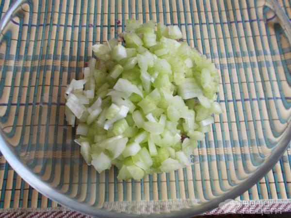 Салат с сельдереем фото