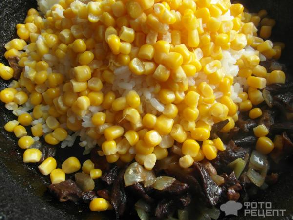 Постный салат с лесными грибами и рисом Китайский партизан фото