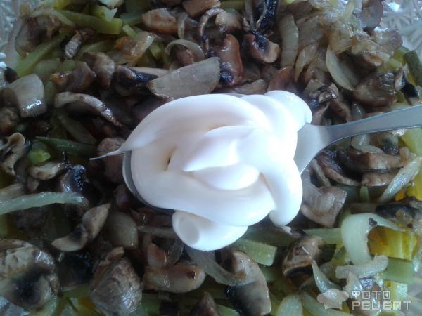 Салат с грибами и кукурузой фото