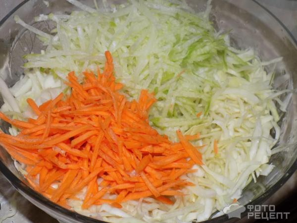 Салат из белокочанной капусты и редьки по-корейски фото