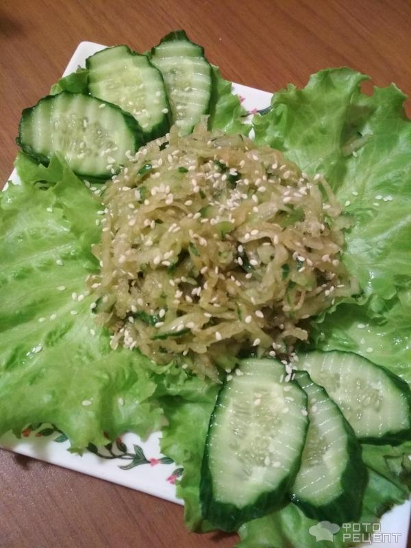 Простой салат с сулугуни