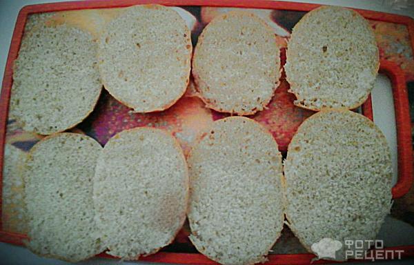 Подготовка булочек для бутербродов