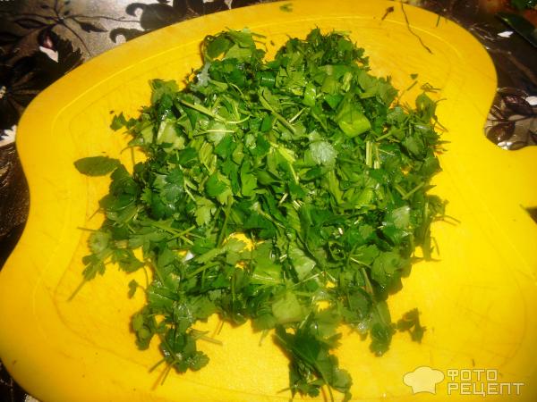 Салат из свежей зелени фото