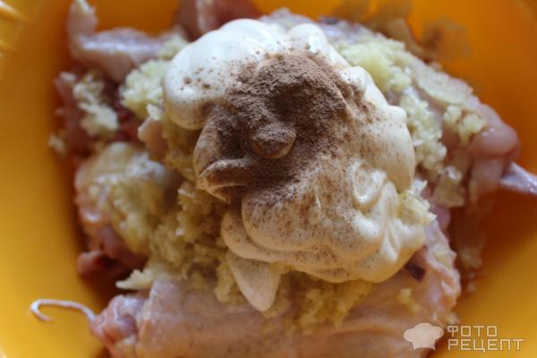 Курица в сметано-чесночном соусе фото