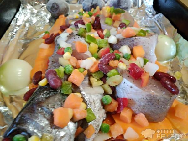 Рыба, запеченная под овощной шубой фото