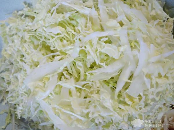 Салат из пекинской капусты и курицы фото